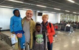 Moumouni, Dr. Emmanouilidis, Aguera und Frau Klaudia Nußbaumer am Flughafen